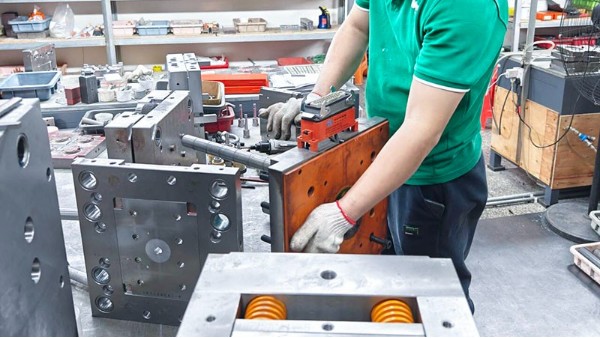 從3次試模問題看注塑模具供應(yīng)商選擇與合同風險規(guī)避